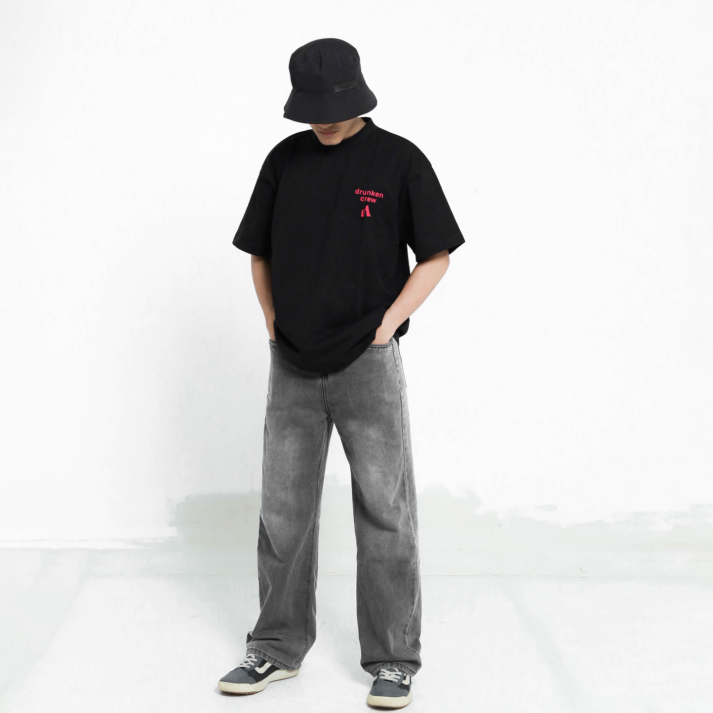 UNIQUE CREATION - V2 (Black)